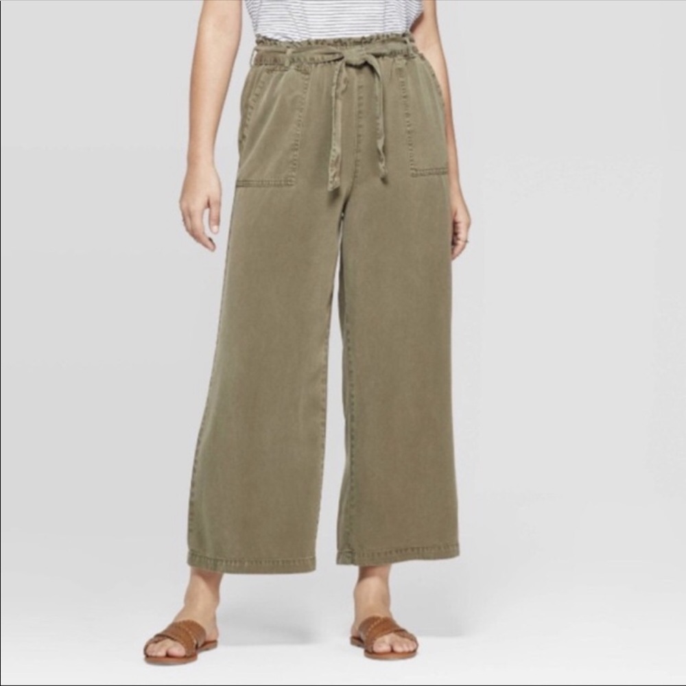 NWT Universal Thread Wide Leg Paperbag Pants Green